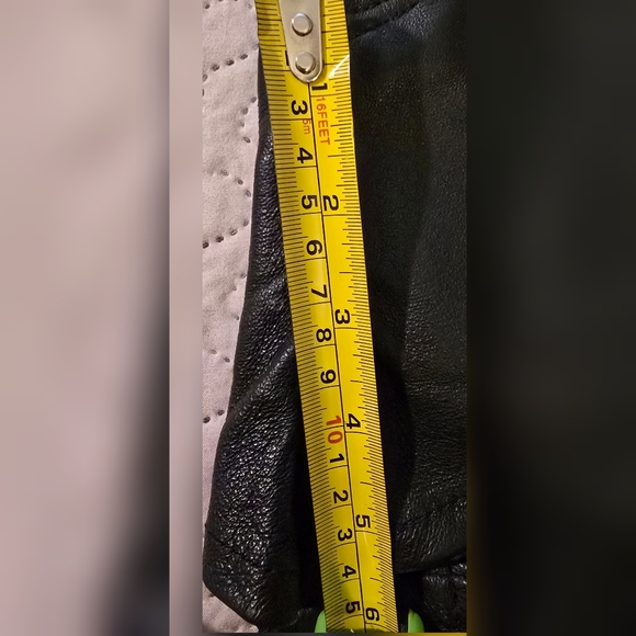 BDG 100% real leather shorts - Picture 3 of 3